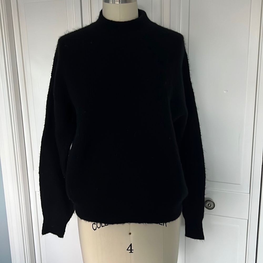 Leith Black Knit Sweater size small